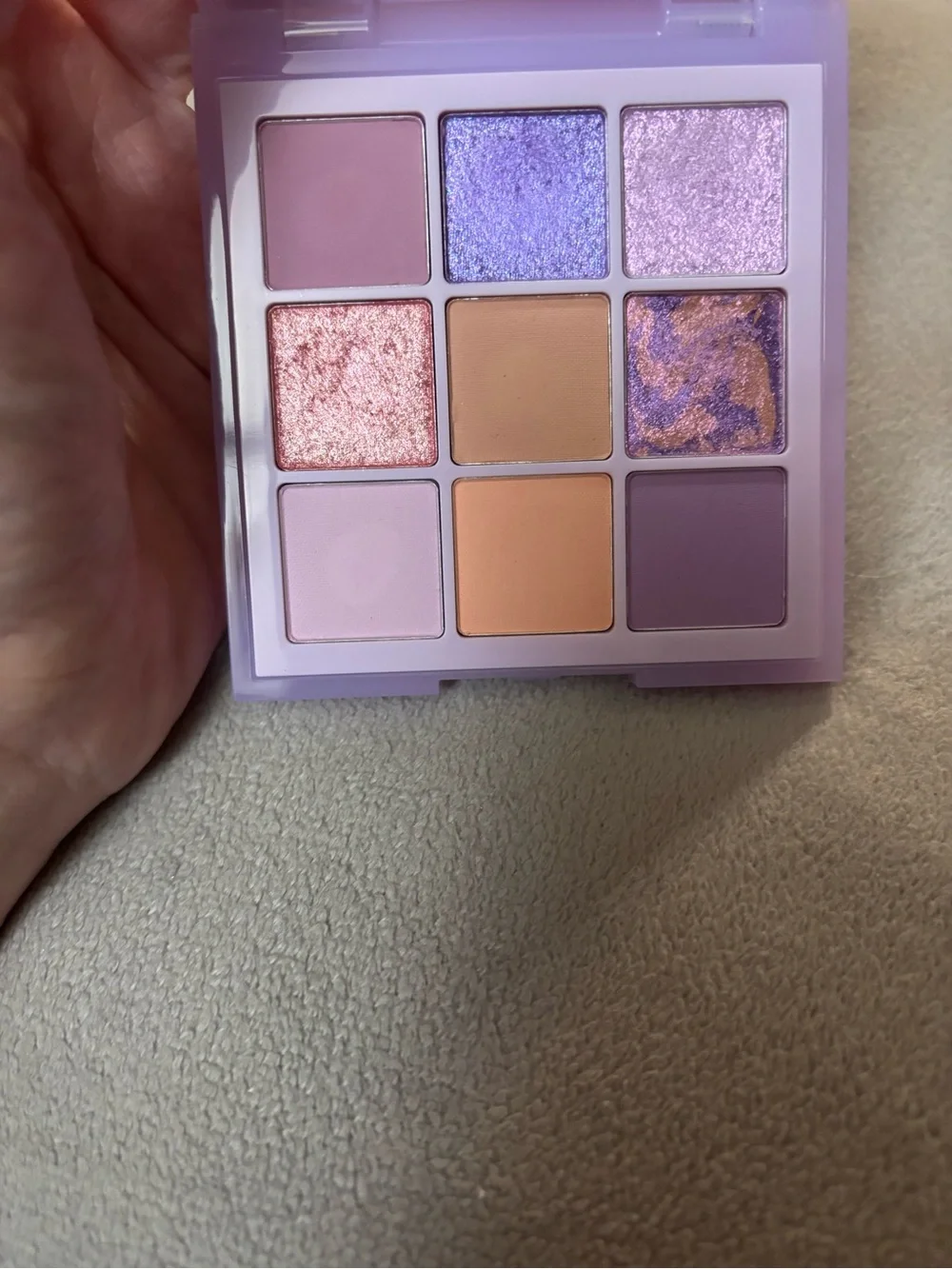 HUDA BEAUTY Amethyst Obsessions Purple Diamond Palette